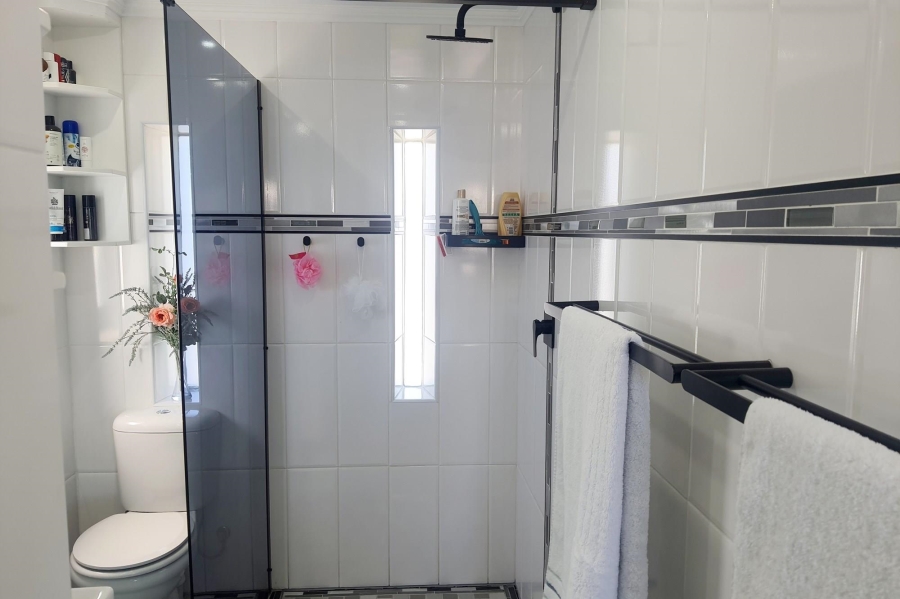 4 Bedroom Property for Sale in Fynbosstrand Western Cape
